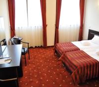 Hotel Roberts Room